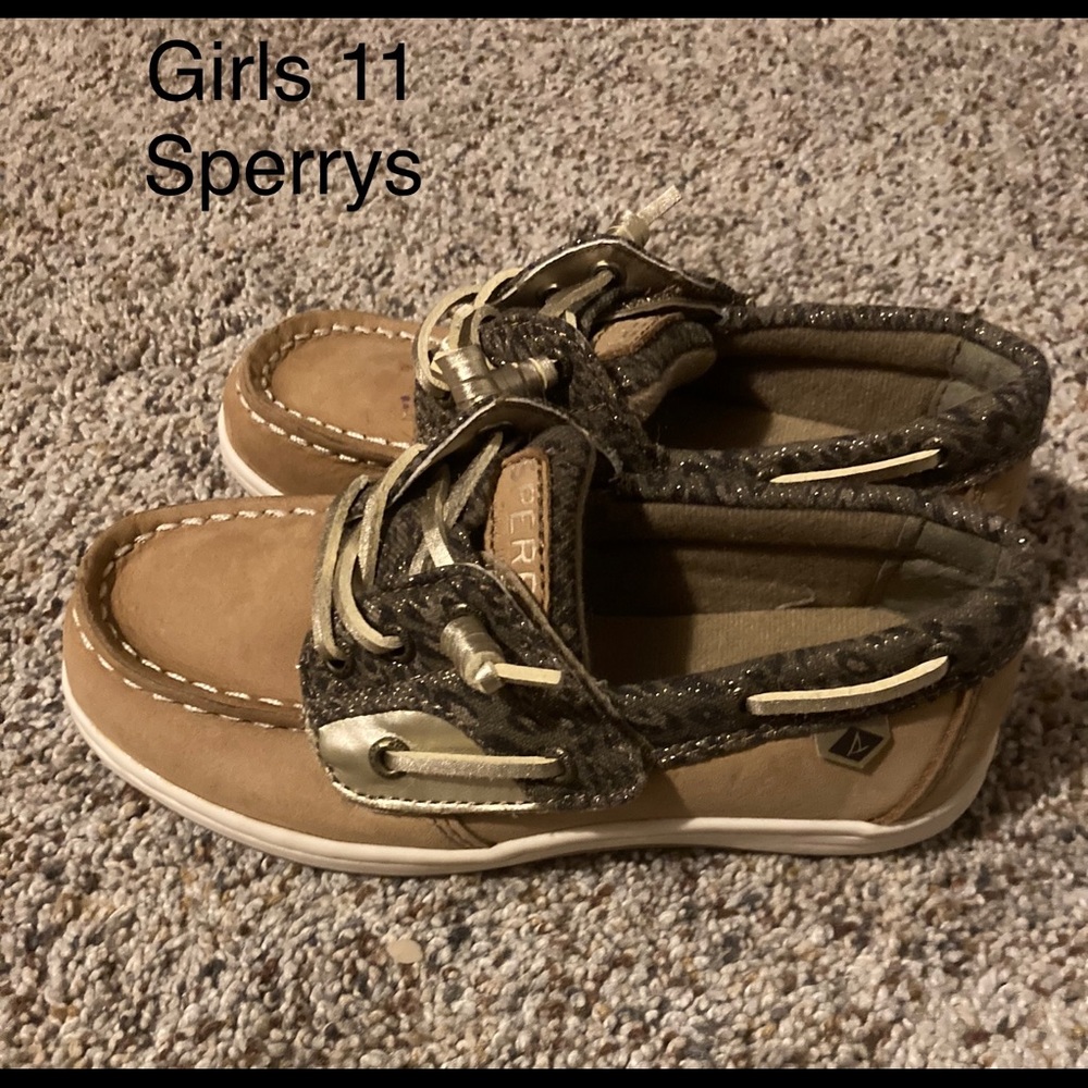Girls Sperry  pull on